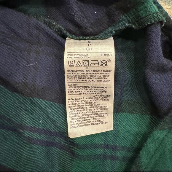 🚨 Bundle of 2 Old Navy Classic Plaid Tops - Picture 10 of 10